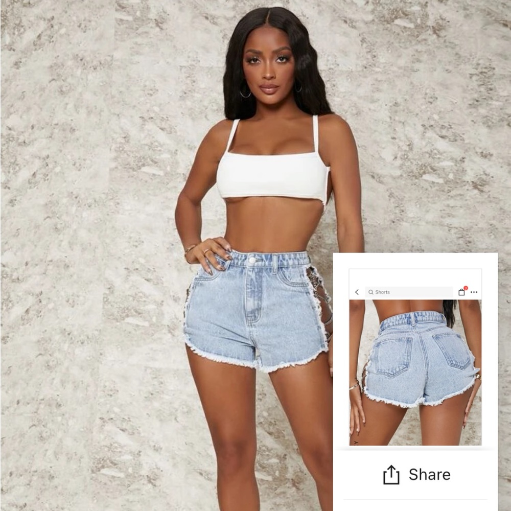 Shorts with chains 💕